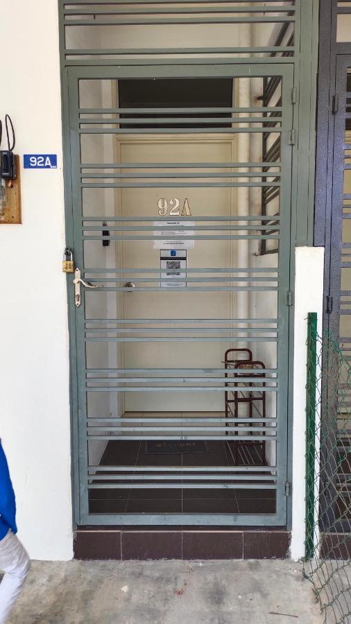Dadide Guesthouse 알로르 가자 외부 사진